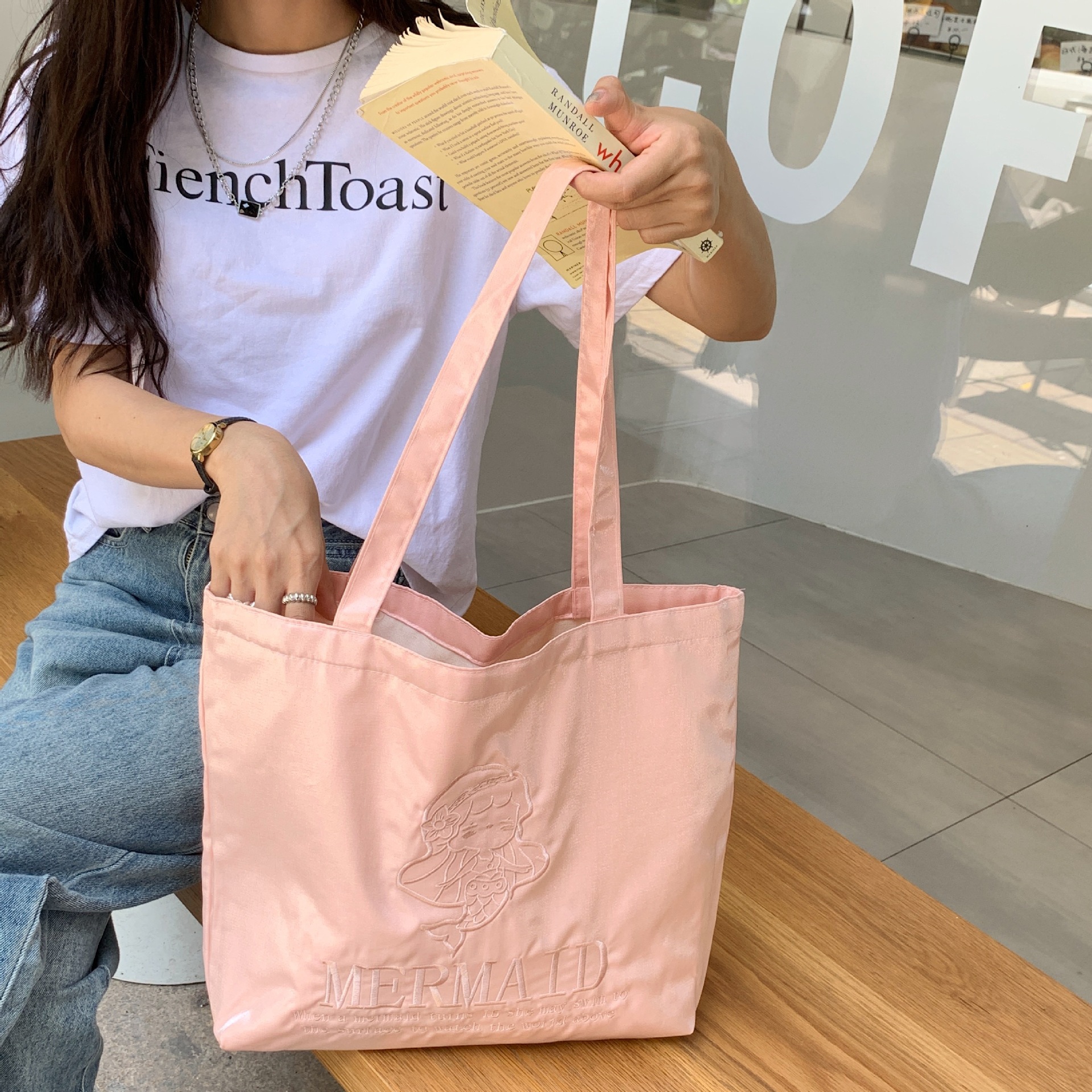 2961 Niche design pearlescent embroidery cream color large-capacity canvas bag, women's handbag, single-shoulder tote bag details Picture