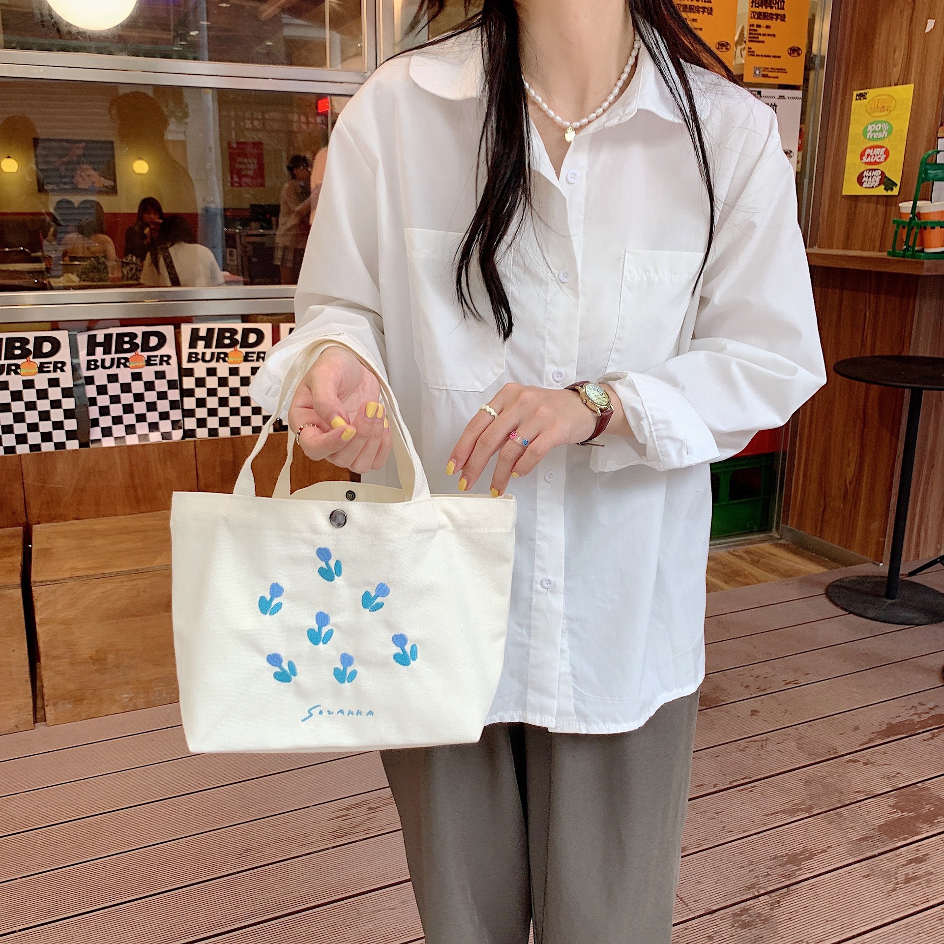 26224 color-blocked tulip hand-held simple and fresh student class bag, tote and portable Application Scenario
