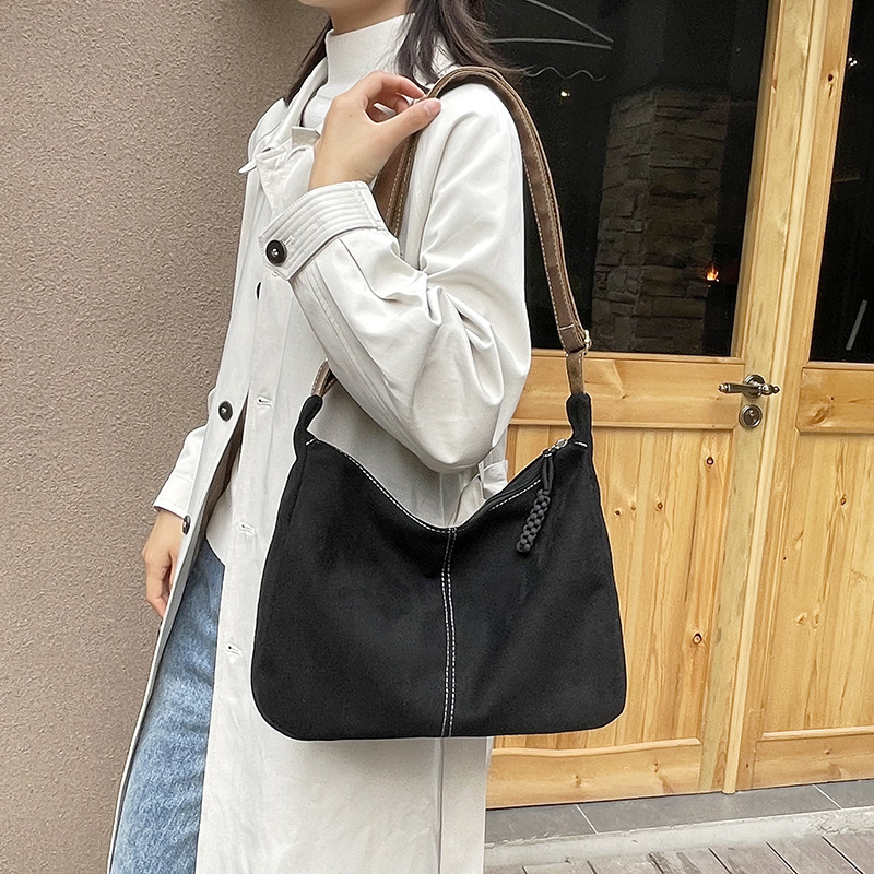 Wholesale of new suede large-capacity tote bags, niche commuter single-shoulder bags, and fashionable solid-color hand-held crossbody women's bags Specification drawing