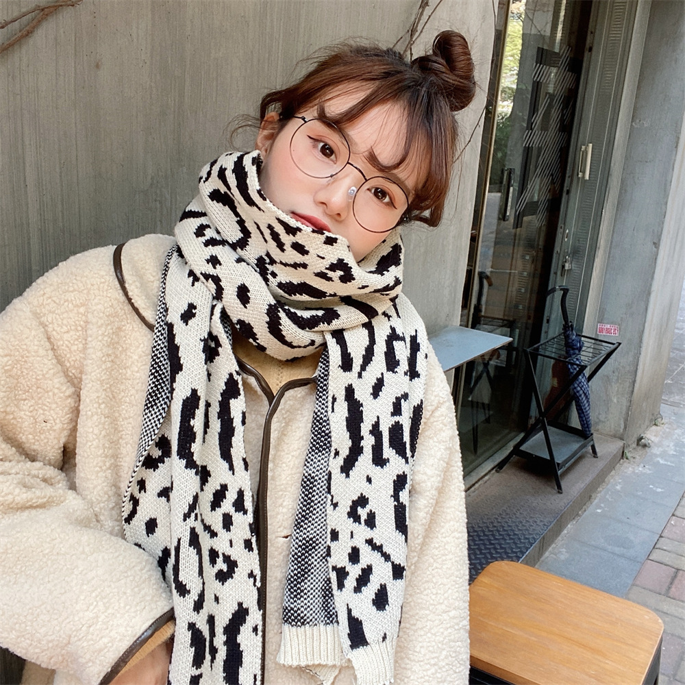 011281 New knitted leopard print knitted scarf for women, warm and windproof, versatile for cycling, Korean-style scarf shawl details Picture