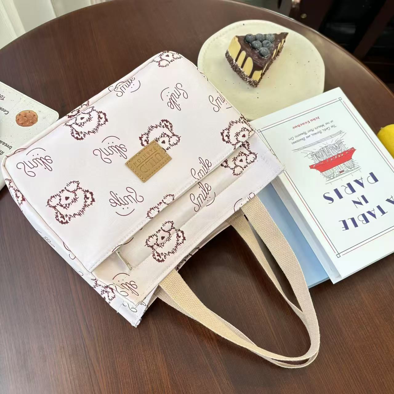 Large-capacity, compact lunch box bag, simple canvas handbag for office workers, bento bag, handbag, versatile new style for students full figure