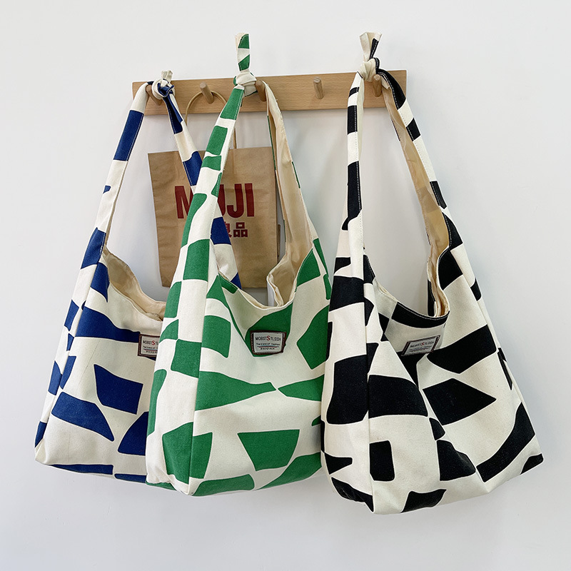 Large-capacity canvas large bag for women, 2021 new style, stylish and versatile, popular single-shoulder bag, fashionable autumn and winter tote bag full figure