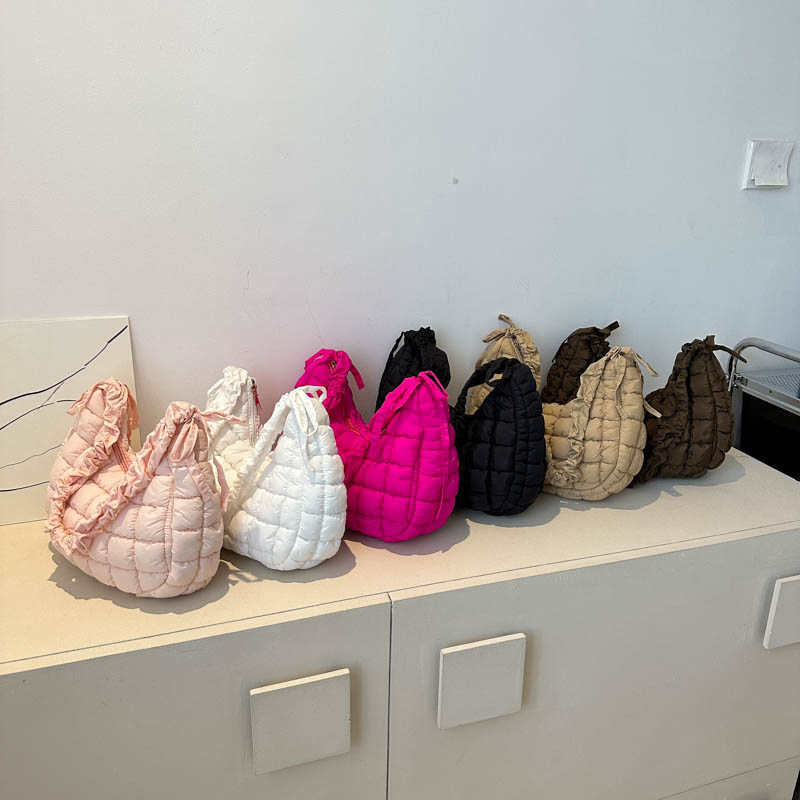 New cross-border wholesale casual and personalized single-shoulder bag, simple and fashionable, large-capacity dumpling bag, trendy and stylish crossbody bag full figure