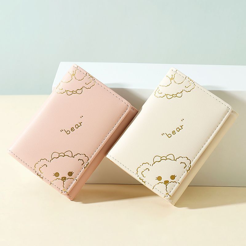 The compact, exquisite and high-end 2024 new model of the card bag for women features a large capacity and multiple card slots. It is made of InS-style genuine leather with a high-end feel and anti-demagnetization function full figure