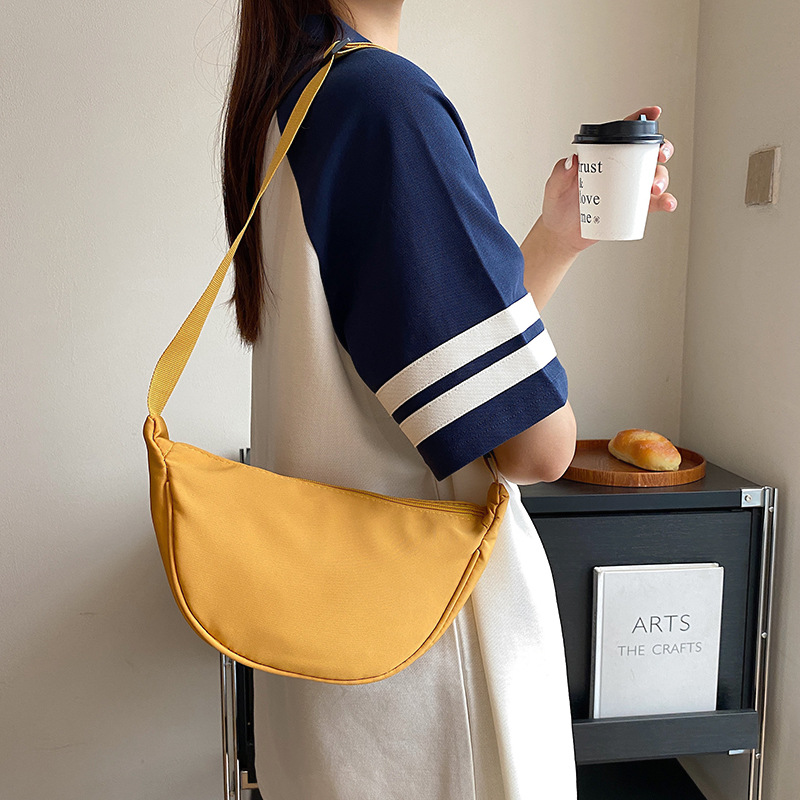 Cross-border Women's chest Bag 2023 Trendy canvas women's bag, casual and sporty solid color Korean style simple crossbody personalized armpit bag details Picture