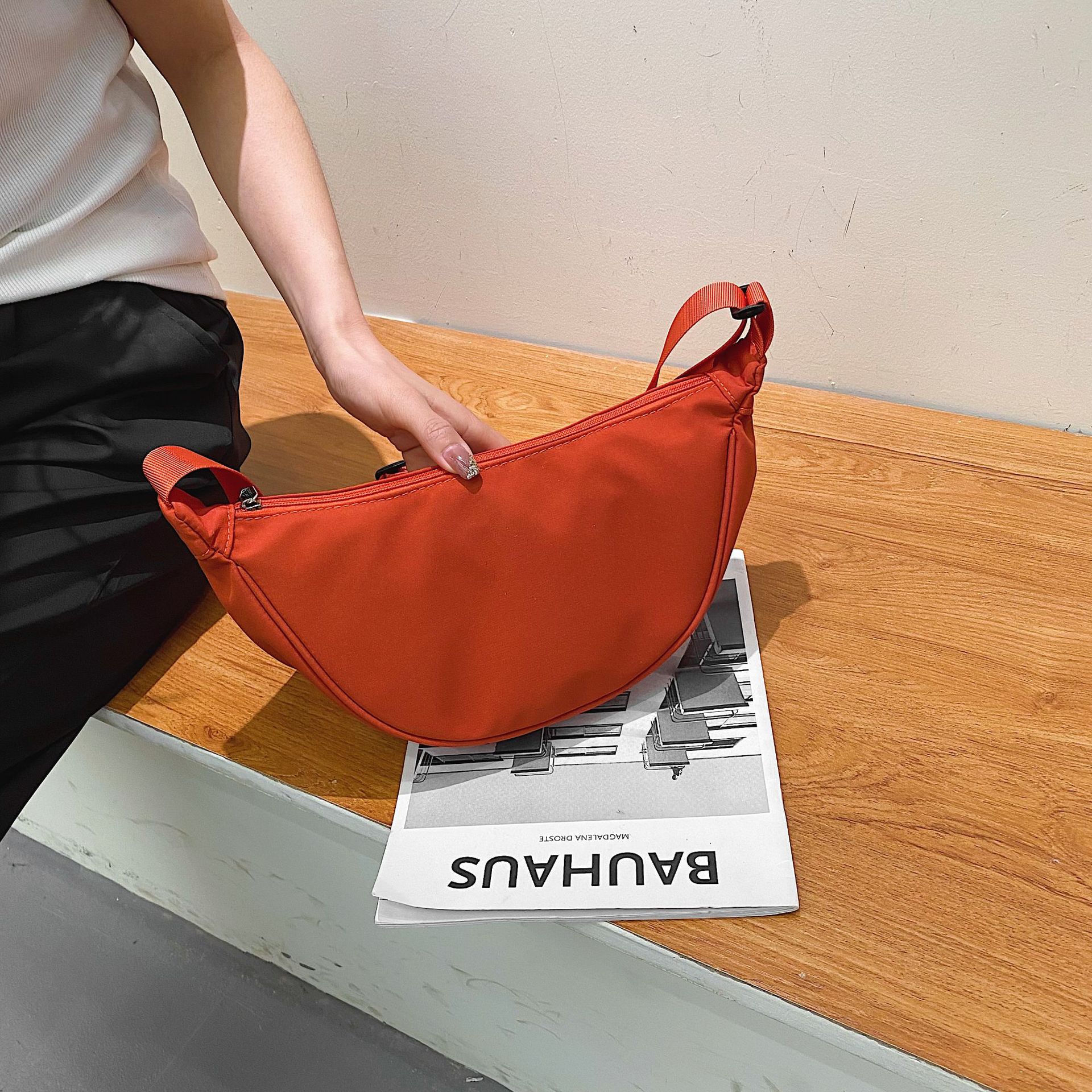 Korean canvas bag, Japanese 2022 new style casual student dumpling crossbody bag, women's summer versatile underarm single-shoulder bag Application Scenario