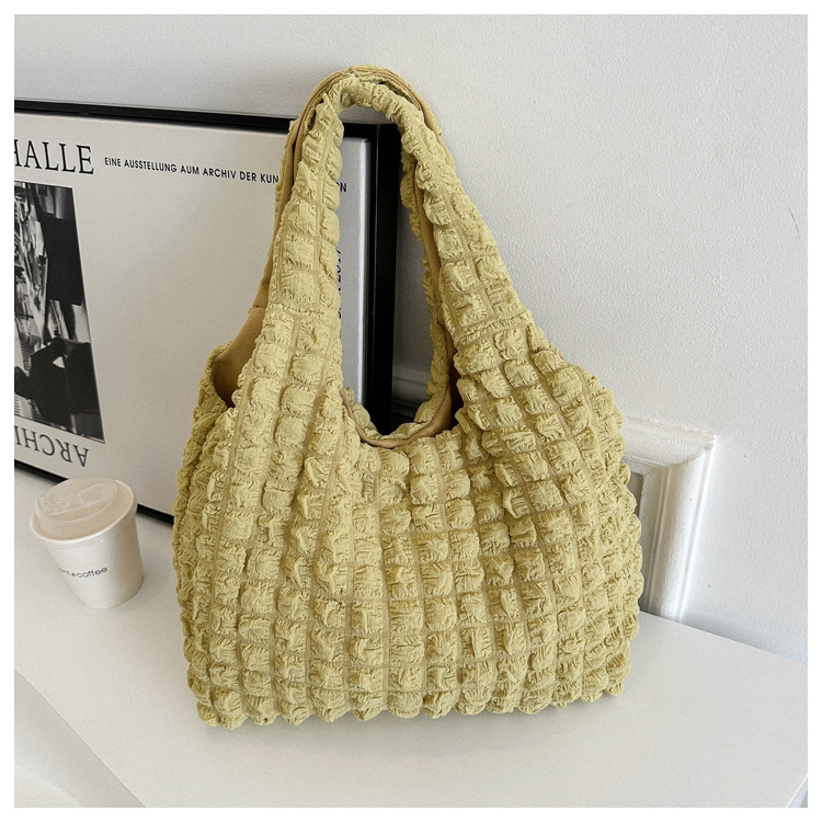 This year, trendy underarm bags, cloud-shaped pleated bubble women's bags, autumn canvas simple and casual hand-held vest bags are in vogue Specification drawing
