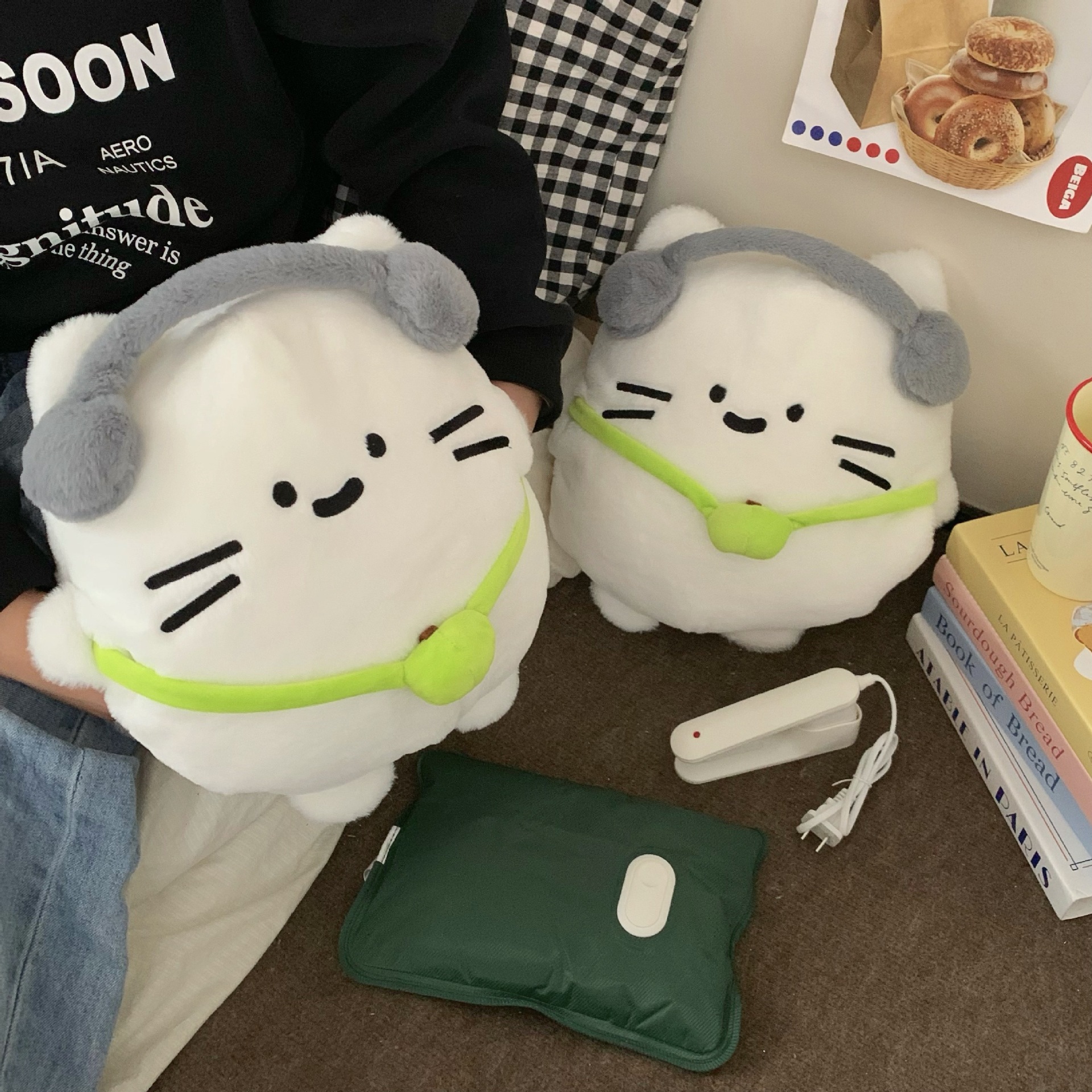 Headphones, cat hot water bag, new dormitory bed warming wonder, rechargeable warm baby, explosion-proof hand warmer, plush electric warm bag Specification drawing