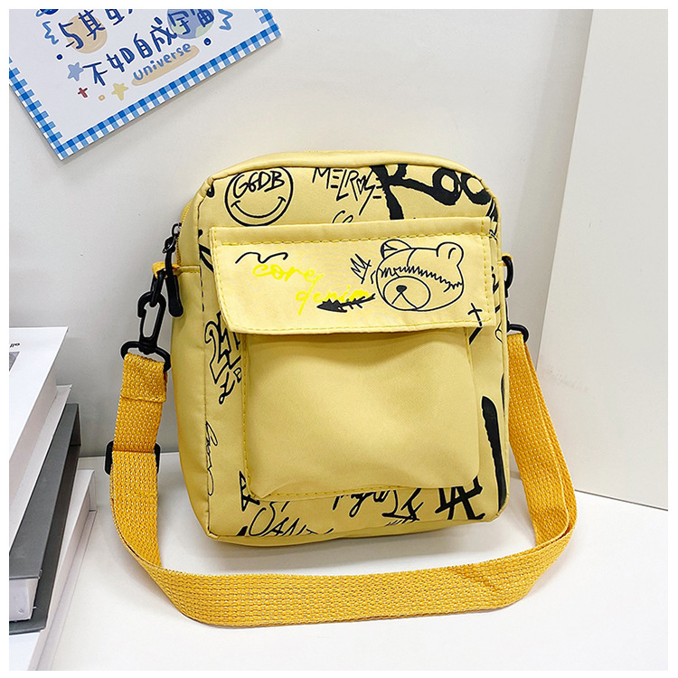 The 2024 new urban minimalist crossbody bag for women and the cartoon bear print bag are selling well across borders Specification drawing