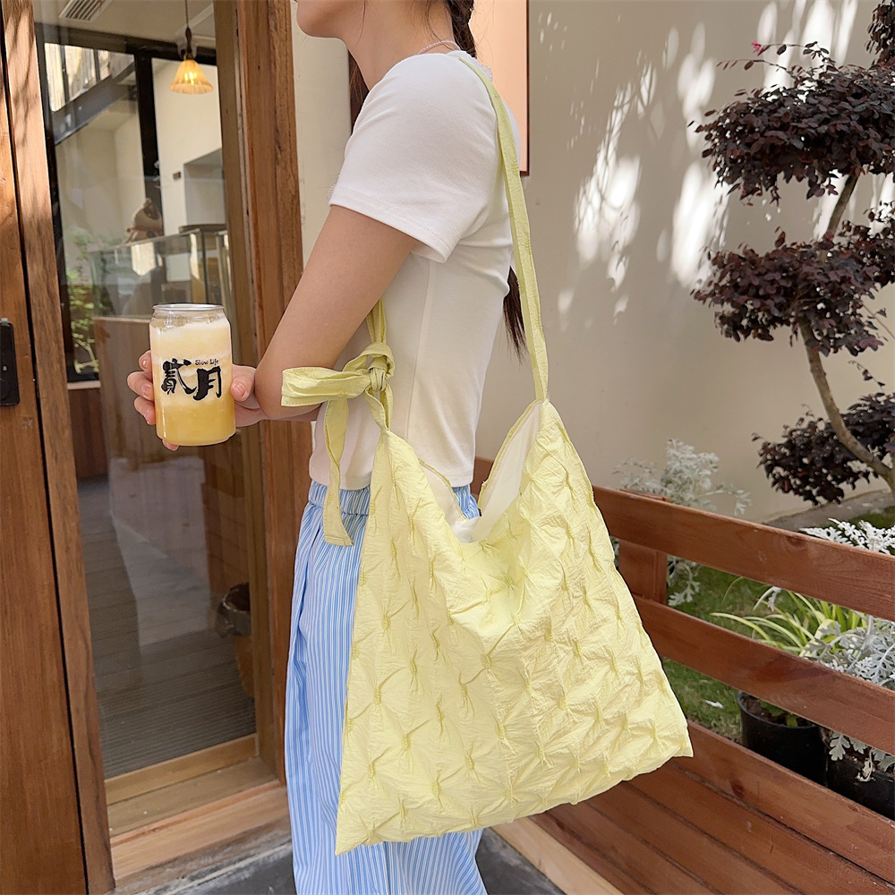 45153 Korean version pleated diamond-shaped bag for women, new casual large-capacity commuter underarm bag, crossbody single-shoulder bag for women details Picture