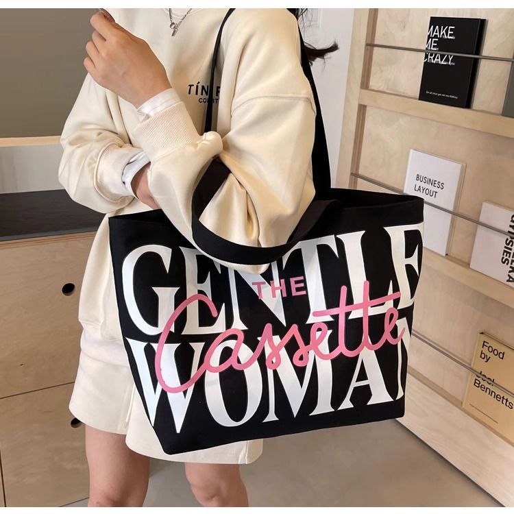 Large-capacity letter-shaped tote bag for women, 2025 new niche single-shoulder canvas bag, versatile ins commuting and tutorial bag Specification drawing