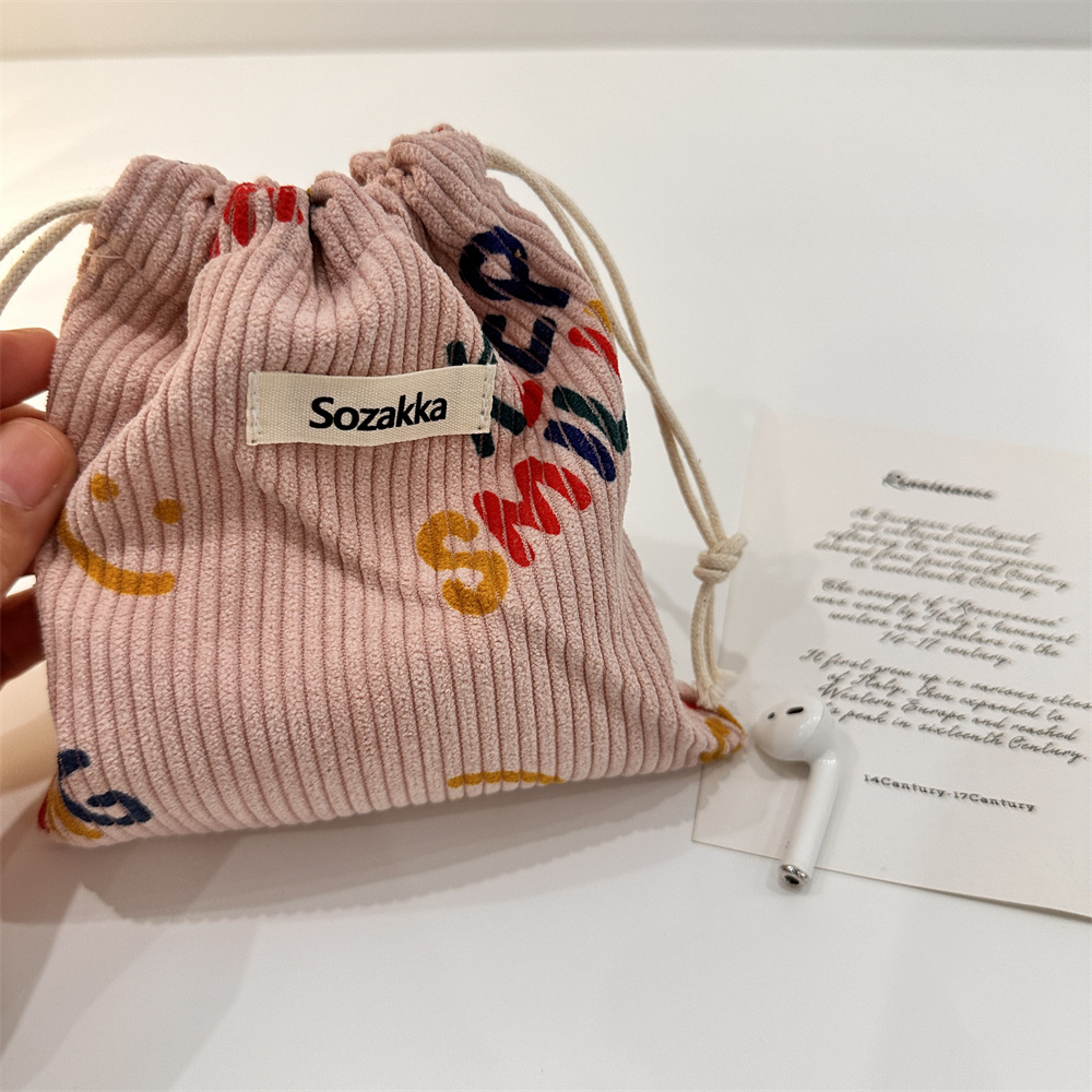 32133 drawstring drawstring opening storage bag, corduroy small bag, dust-proof jewelry storage, small bag for organizing student sundries Application Scenario