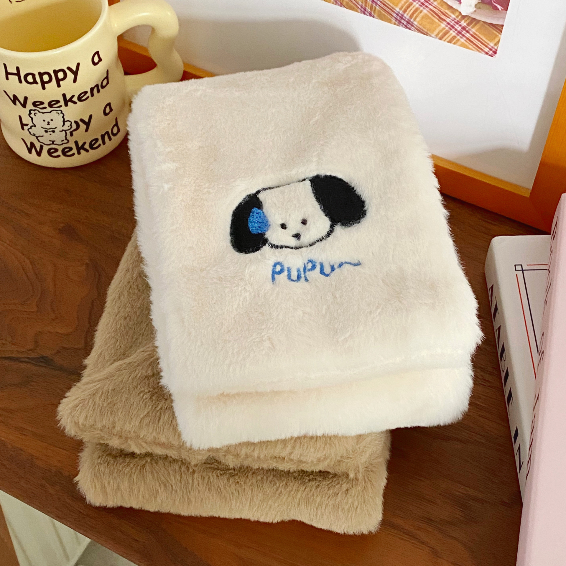 Clearance sale on special offer! Original design of a sweating puppy plush scarf, a thick and warm scarf for female students in autumn and winter Application Scenario