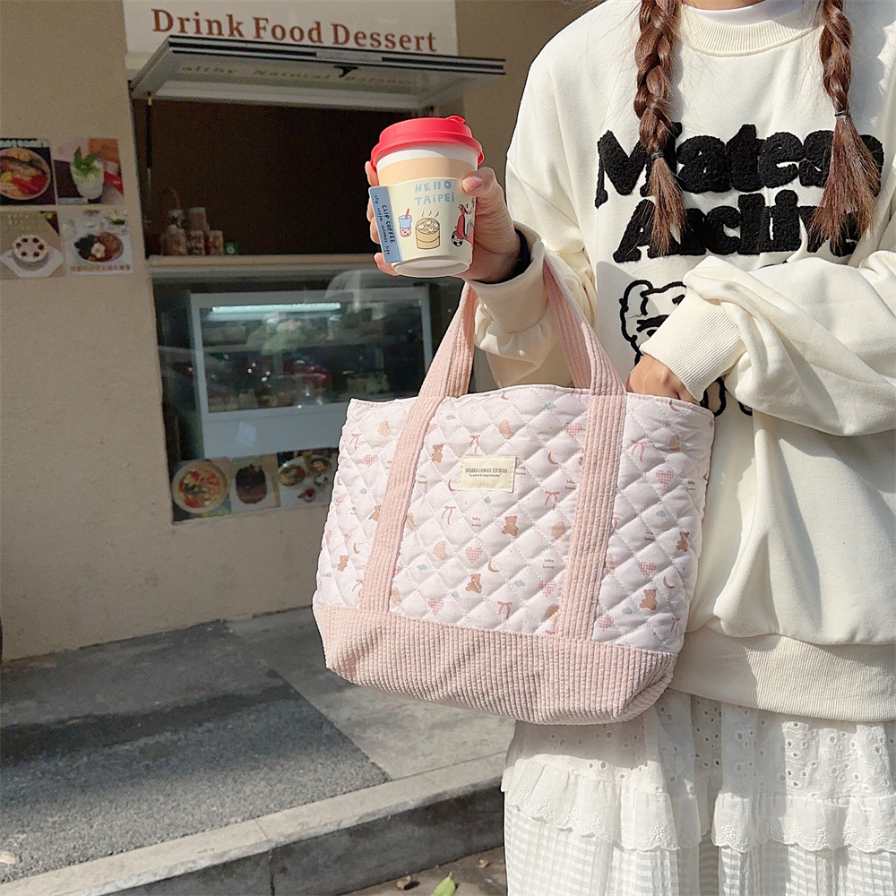 310263 Cute Handbag for Women 2023 Mommy Bag, Bento Bag, Large Capacity quilted cotton-padded hand-held Commuter bag Application Scenario
