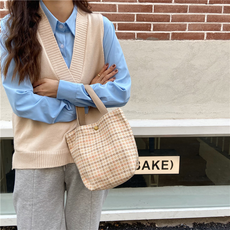 08181 Japanese-style woolen checkered bento bag, ins Korean-style handbag, fresh women's walking lunch box, small handbag wholesale Specification drawing