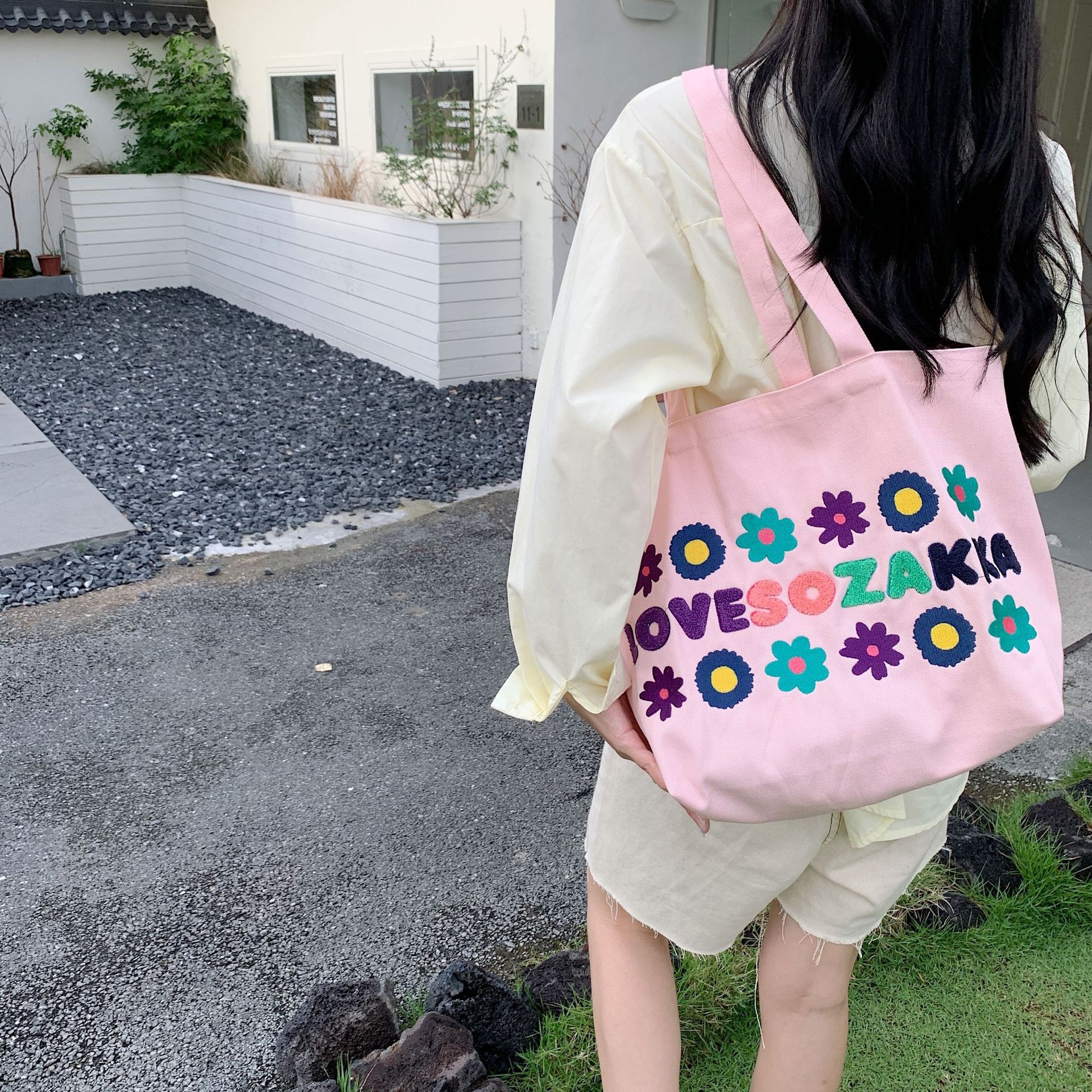 2622 bag, women's embroidered flower canvas bag, trendy French girl single-shoulder armpit bag, college student cloth bag for shopping Specification drawing