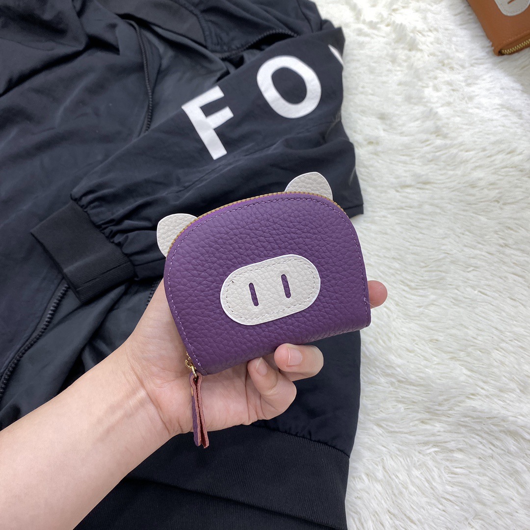 pu card case, short zipper card case for girls, cute pig mini portable card case, leather-textured soft pickup clamp, coin purse Application Scenario