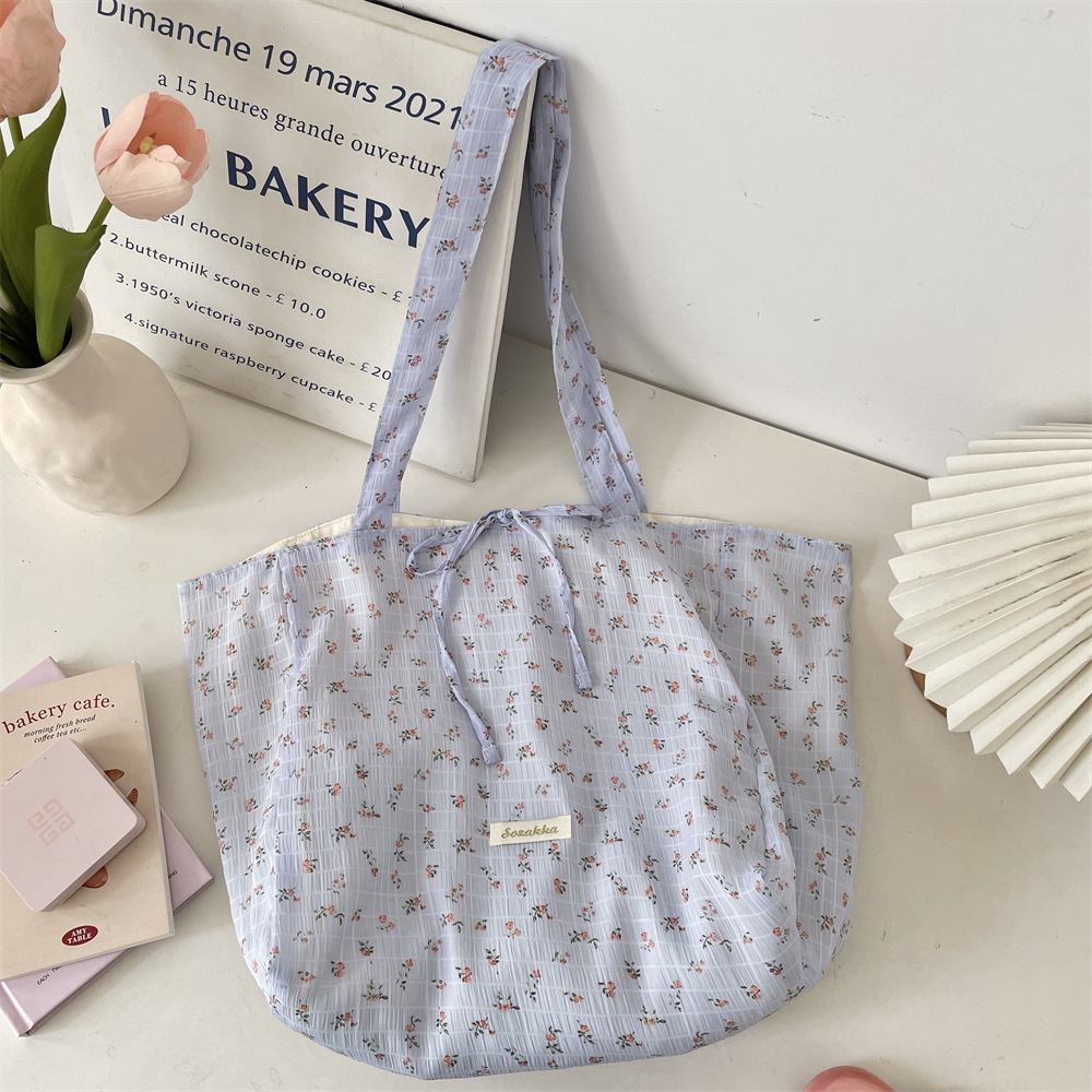 5744 Fresh and sweet floral chiffon single-shoulder bag, large-capacity student class bag, fashionable and versatile tote bag for girls Application Scenario