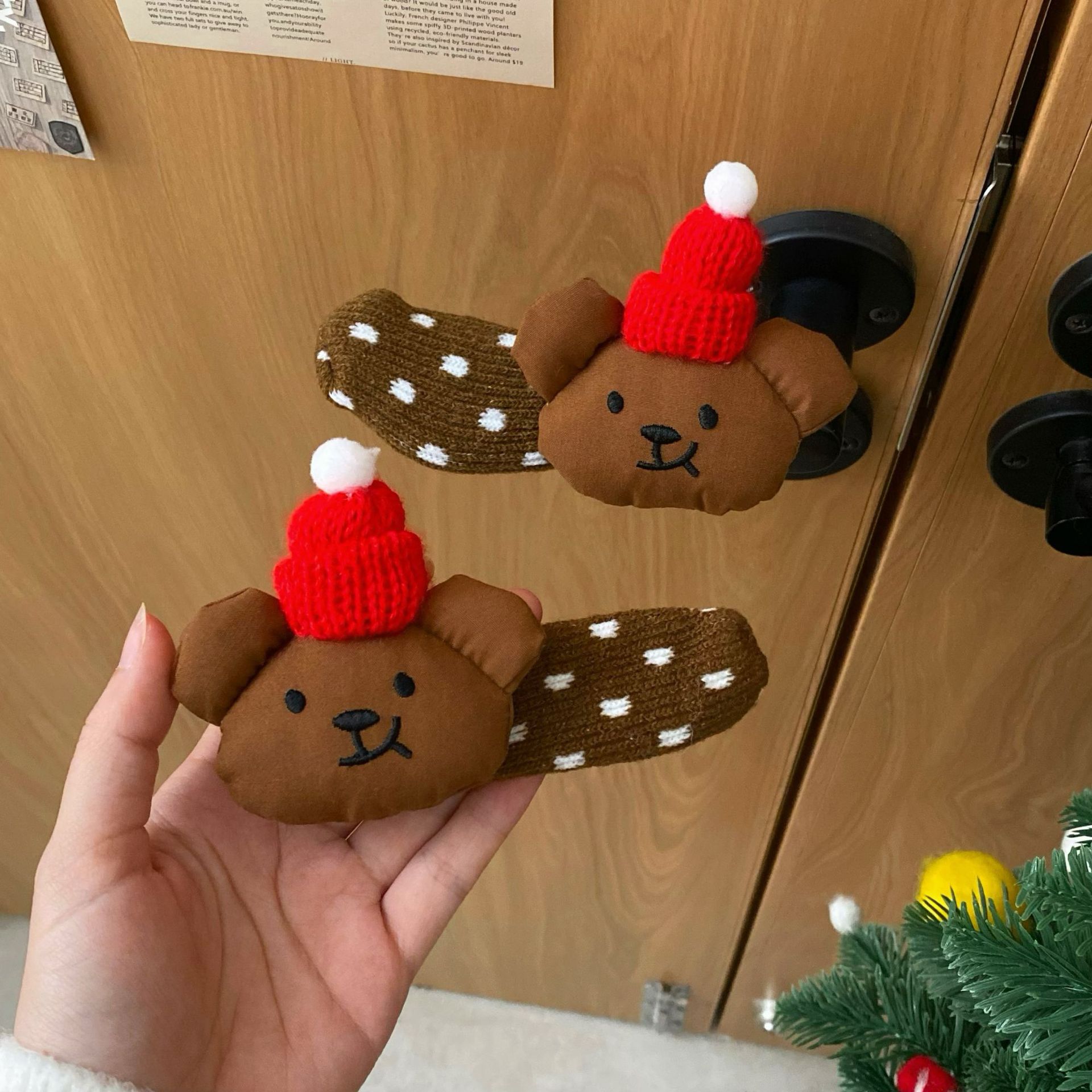 Crooked-mouth Bear door handle protection cover, new home anti-collision pad, wall guard cover, anti-freezing, anti-static, anti-collision door handle protection cover full figure