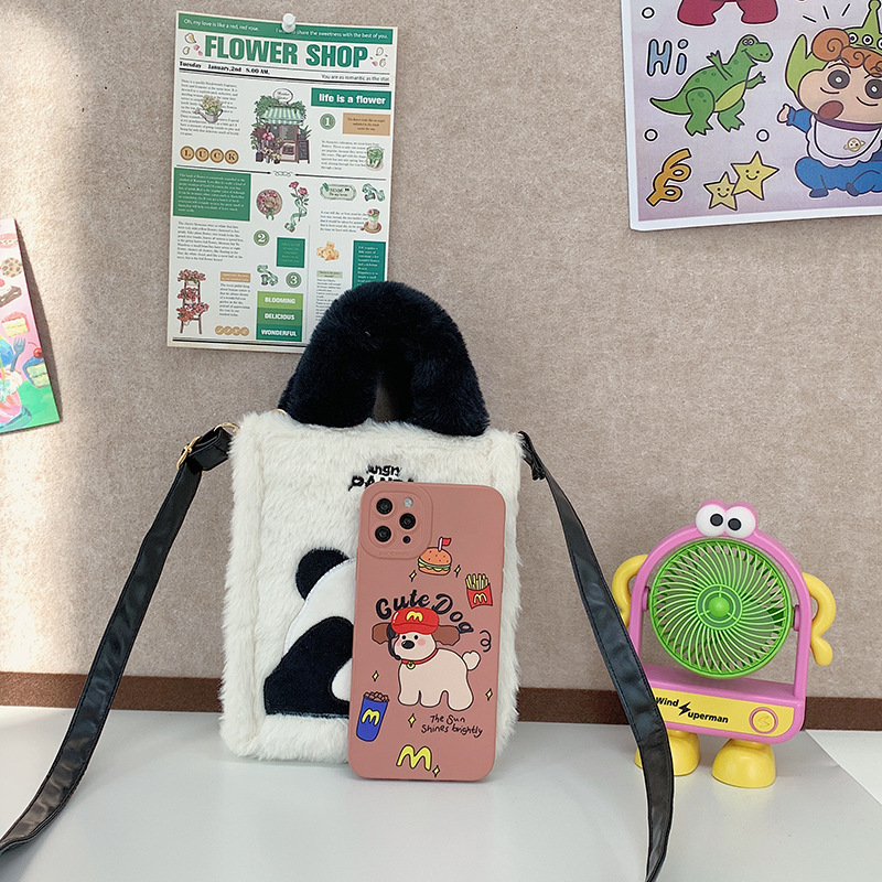 Cute panda MAO MAO crossbody bag for women's winter, a new niche and trendy plush bag, a high-end Korean-style square bag Application Scenario