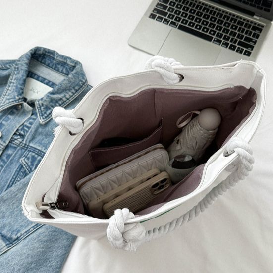 Wholesale Korean-style fashionable ins shoulder bags, trendy casual commuter women's tote bags, large-capacity canvas underarm bags Application Scenario
