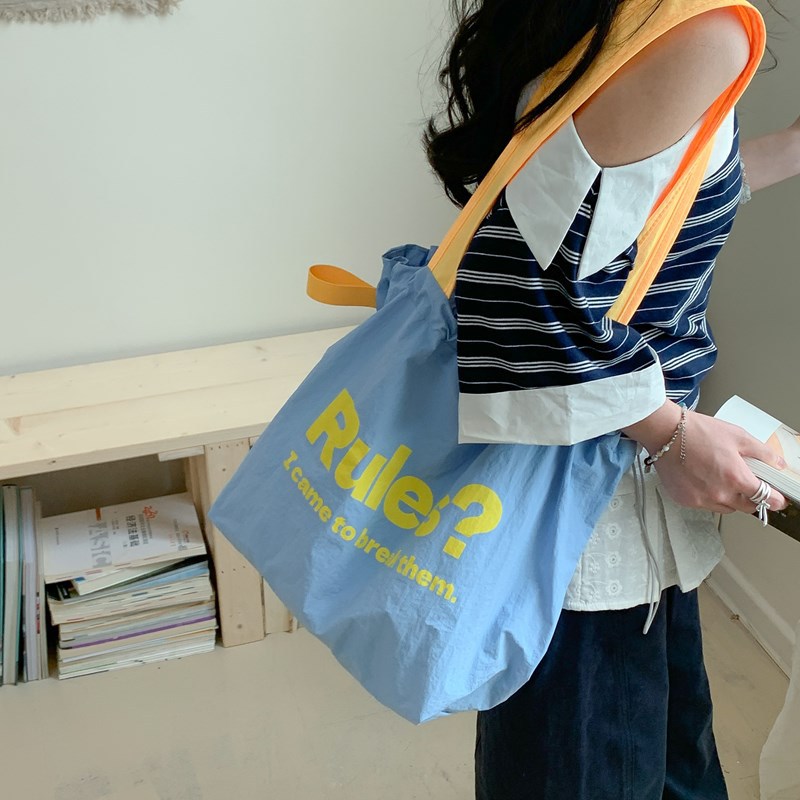 Fashionable and simple letter print large-capacity tote bag 2025 new style contrasting color versatile drawstring pleated single-shoulder bag full figure