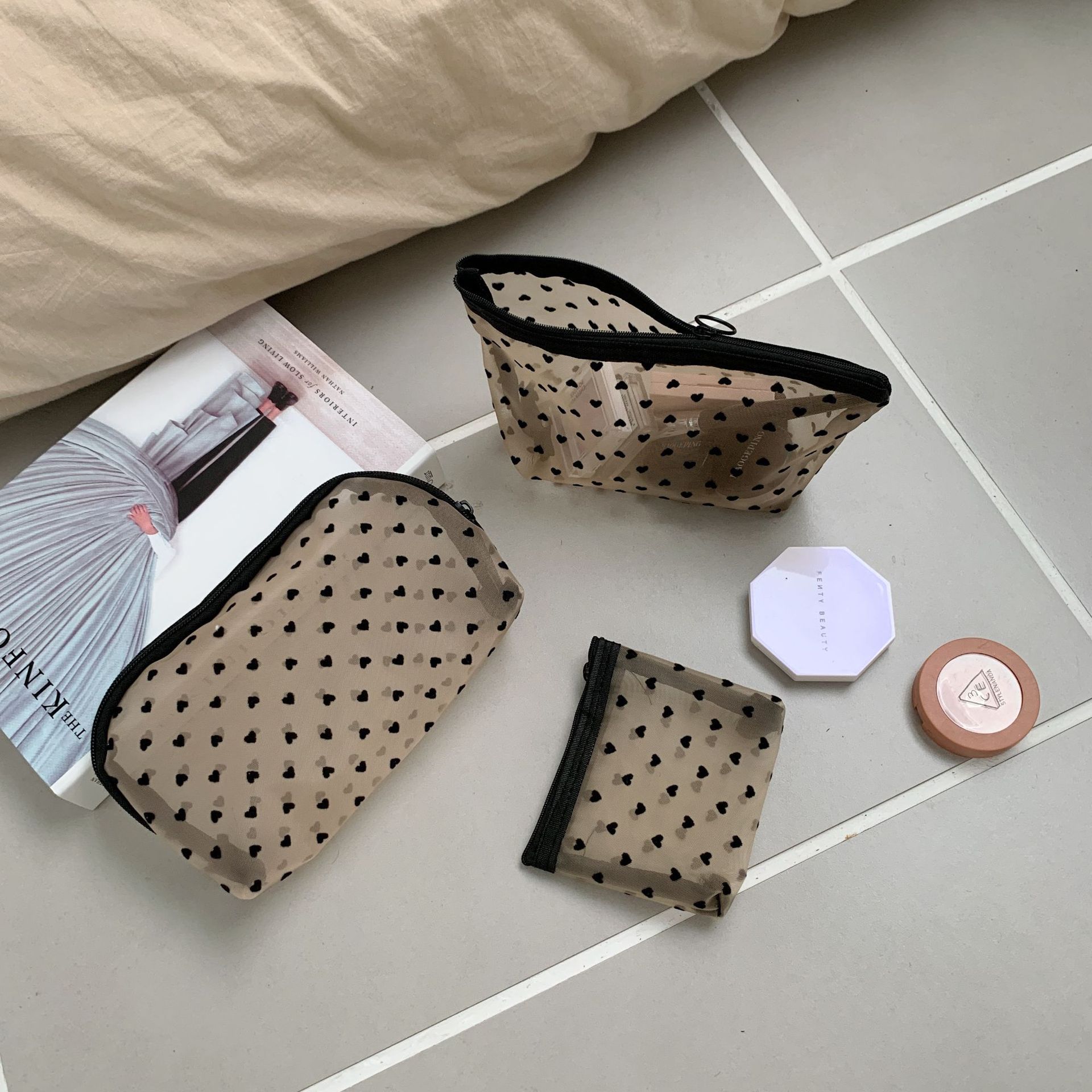 22231 ins heart-shaped transparent mesh makeup bag, large capacity, portable storage, toiletry bag, stationery bag full figure