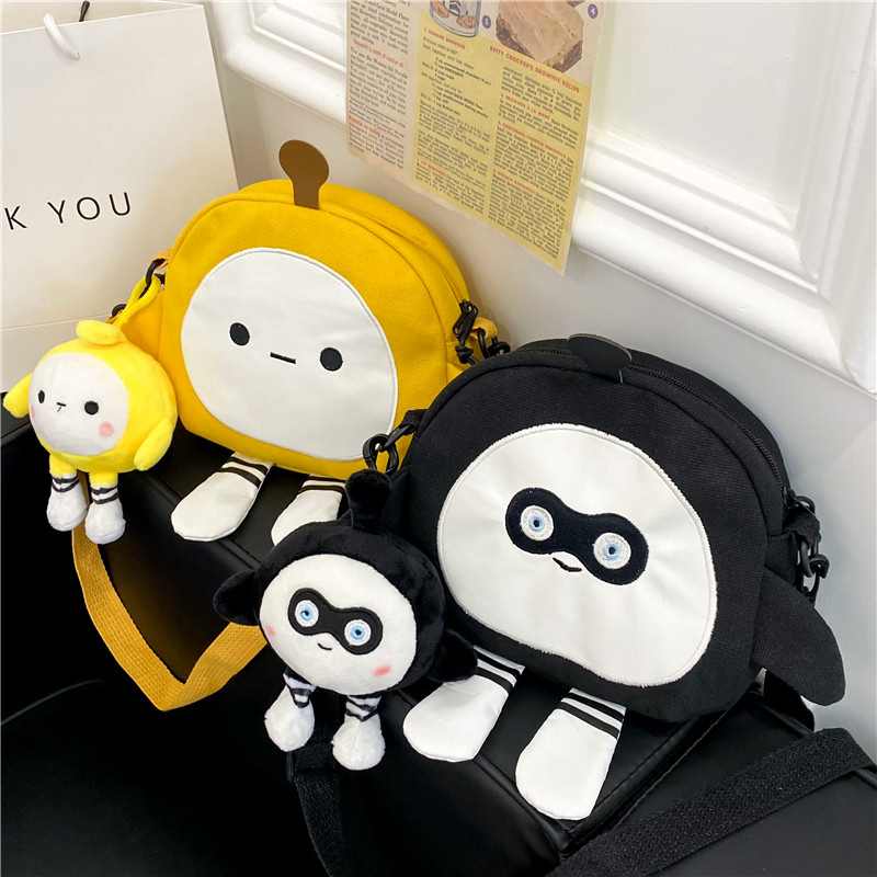 Wholesale cartoon canvas bags, cute egg boy party crossbody bags, trendy Japanese girl casual and stylish small backpacks Application Scenario