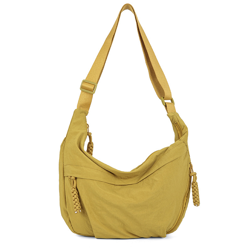 Casual and versatile dumpling bag 2024 New high-end quality crescent bag, popular solid color single-shoulder crossbody bag for women wholesale Item Picture
