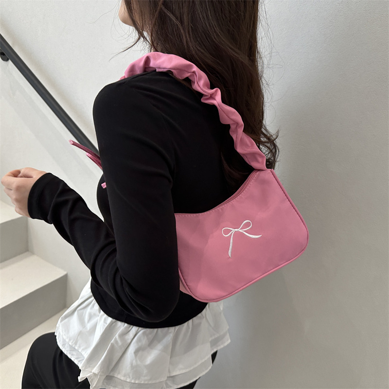 The new French-style niche design single-shoulder bag with a solid color bow underarm bag and simple pleated small handbag in 2025 is selling well Specification drawing
