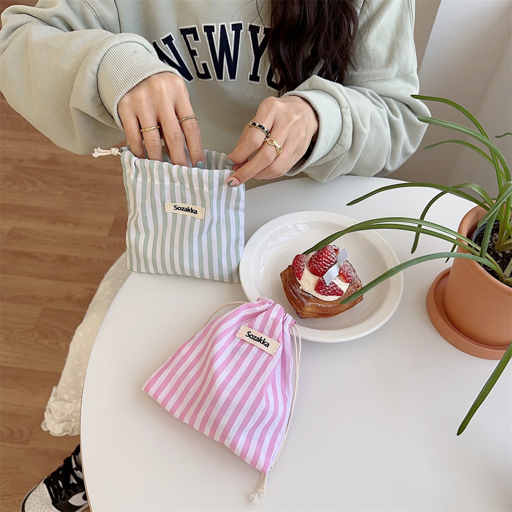 43222 Fresh vertical strip drawstring bag, drawstring storage bag, makeup bag, sundries, lipstick bag, travel sorting bag, cloth bag Specification drawing