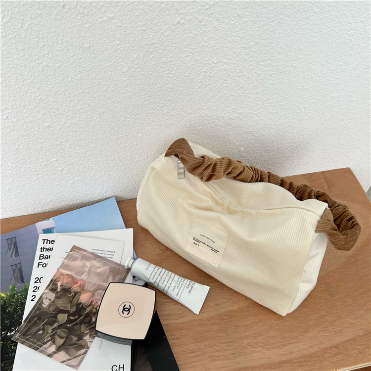 Cute color-blocking corduroy handbag, large-capacity girlish portable storage bag, large-capacity makeup bag for girls Specification drawing