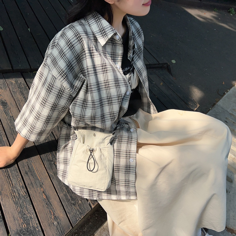 Japanese and Korean artistic single-shoulder crossbody bag, drawstring small bag, niche high-end sense, fashionable and lightweight, mini mobile phone nylon bag for women Specification drawing
