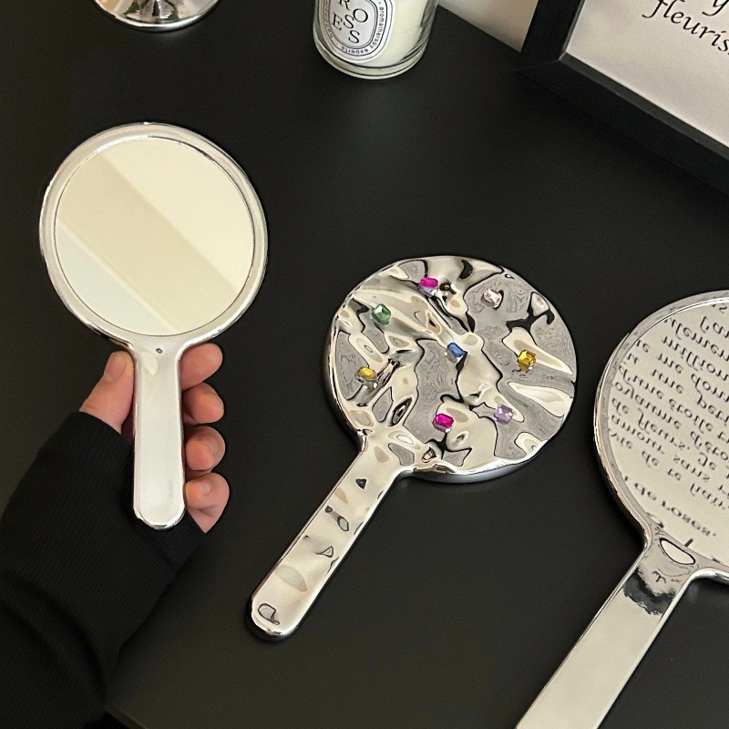 ins retro handheld mirror makeup mirror design, portable small mirror, hand-held touch-up mirror, mini handle mirror for women Item Picture