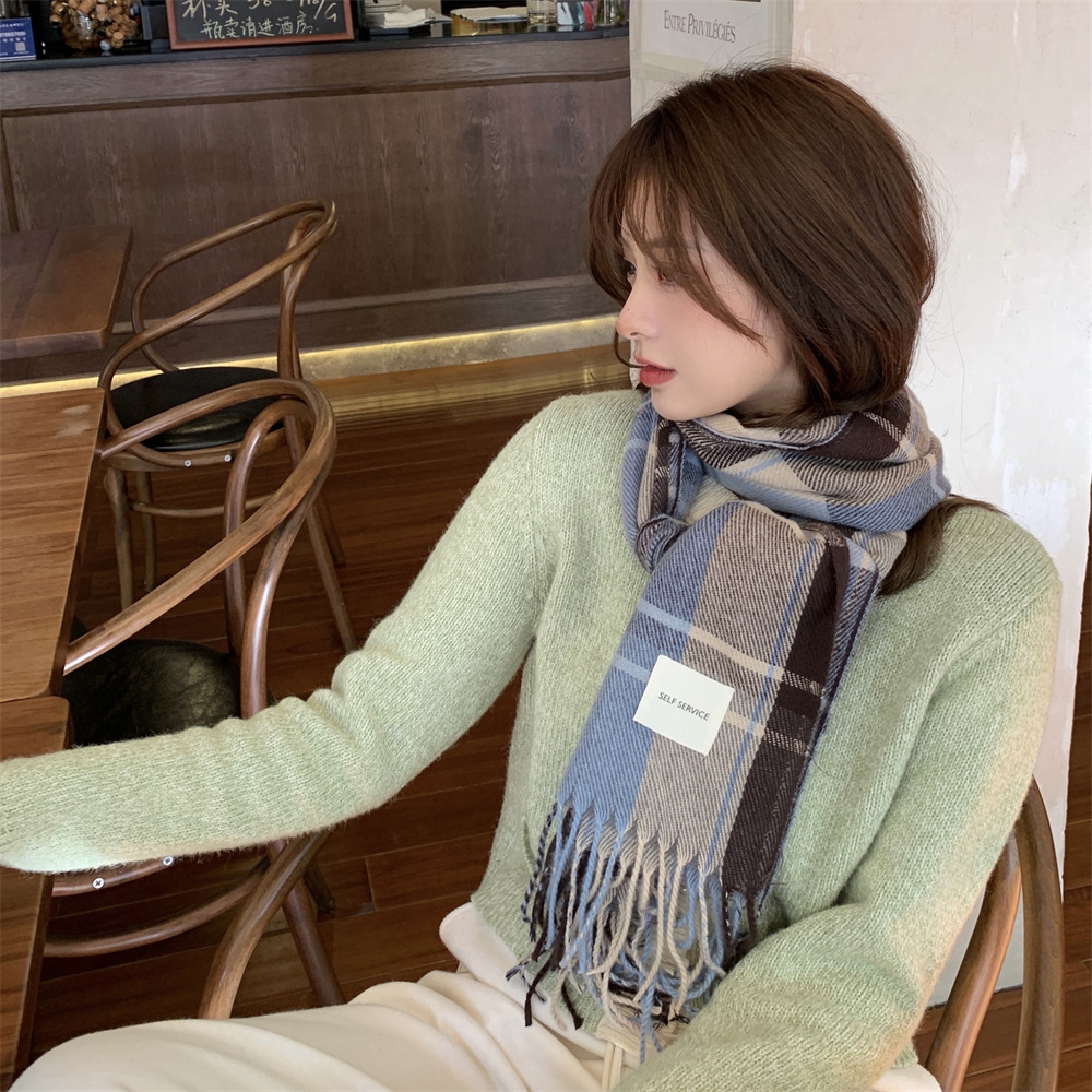 The 11144 autumn and winter new style of atmosphere retro checkered scarf is versatile, thickened, and student-style Korean style, warm, simple and trendy details Picture