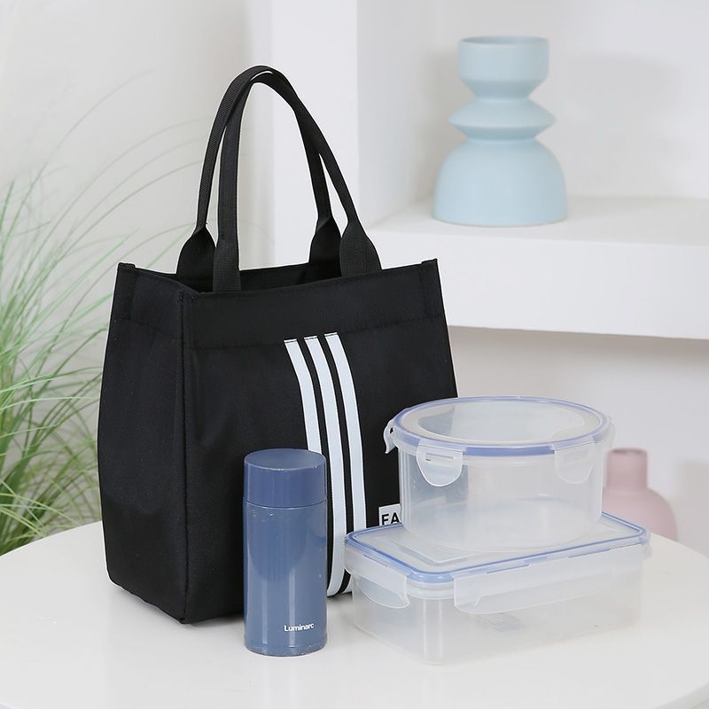 The new cosmetic bag features a high level of appearance. It is a Korean-style sporty hand-held travel, toiletries, storage, mommy bag, and commuting lunch box bag Specification drawing