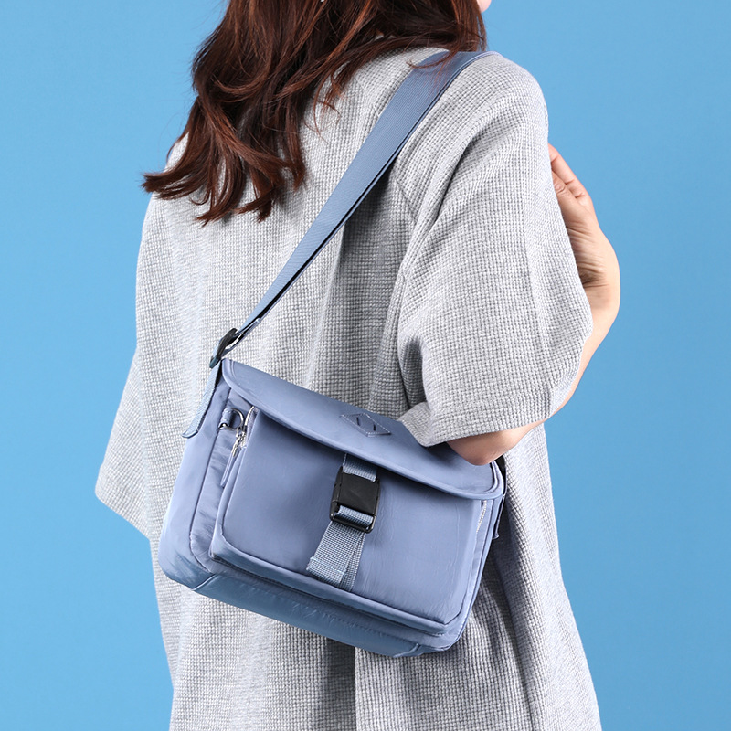 Colorful fox's new shoulder bag, a trendy Japanese crossbody bag, is versatile and simple for women. It also features a mobile phone and a coin purse for cross-border use details Picture
