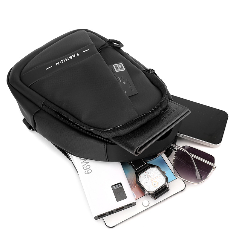 The new waterproof single-shoulder bag with a chest cover is a casual and fashionable outdoor commuting backpack and a lightweight men's crossbody bag for travel details Picture
