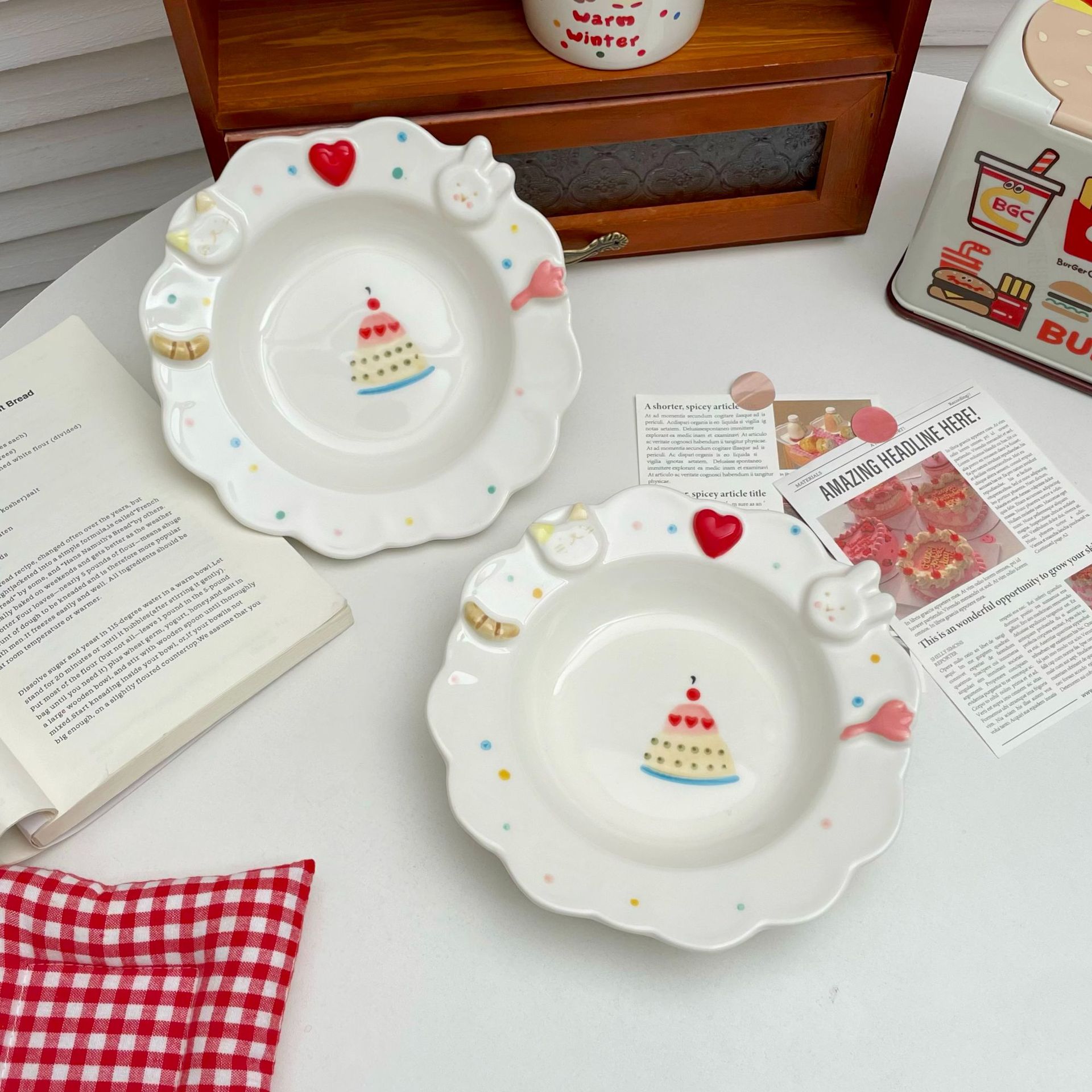 Cute handcrafted lace plate, embossed three-dimensional cat and rabbit ceramic plate, birthday tableware gift, breakfast dessert plate full figure