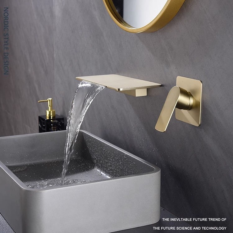 The hotel bathroom features built-in cold and hot water faucets, concealed built-in waterfall water outlet walls, and wall-mounted drainage bathtubs all made of copper Specification drawing