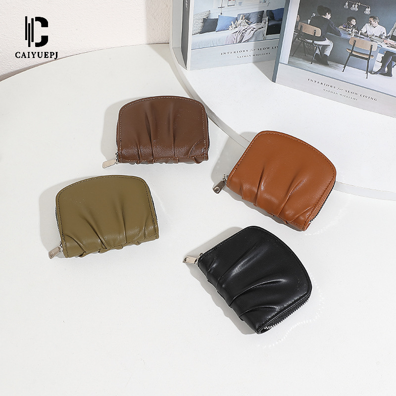 A new, simple, cute and small WALLET with a pleated feel. It's a popular solid-color versatile wallet Application Scenario