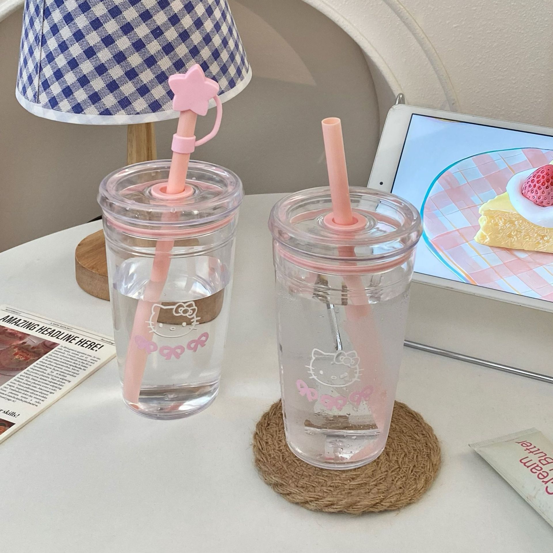 Cute cartoon cat straw cup, high appearance level, summer drinking cup for girls, large-capacity desktop coffee cup, juice cup full figure