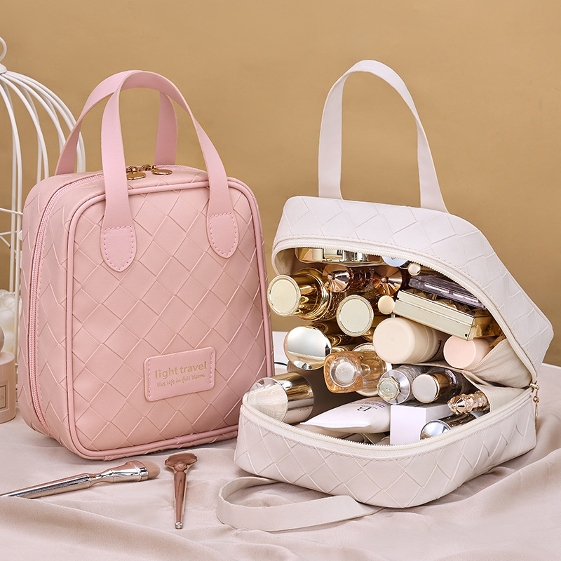 New large-capacity woven makeup bag, high appearance level portable travel PU hand-held zoned makeup lipstick storage bag Application Scenario
