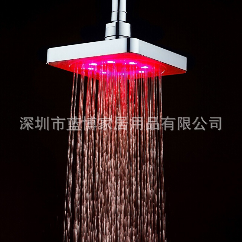 Cross-border e-commerce exclusive LED top spray temperature-sensing/seven-color light-emitting color-changing 6-inch large shower head 8020-B1 Application Scenario