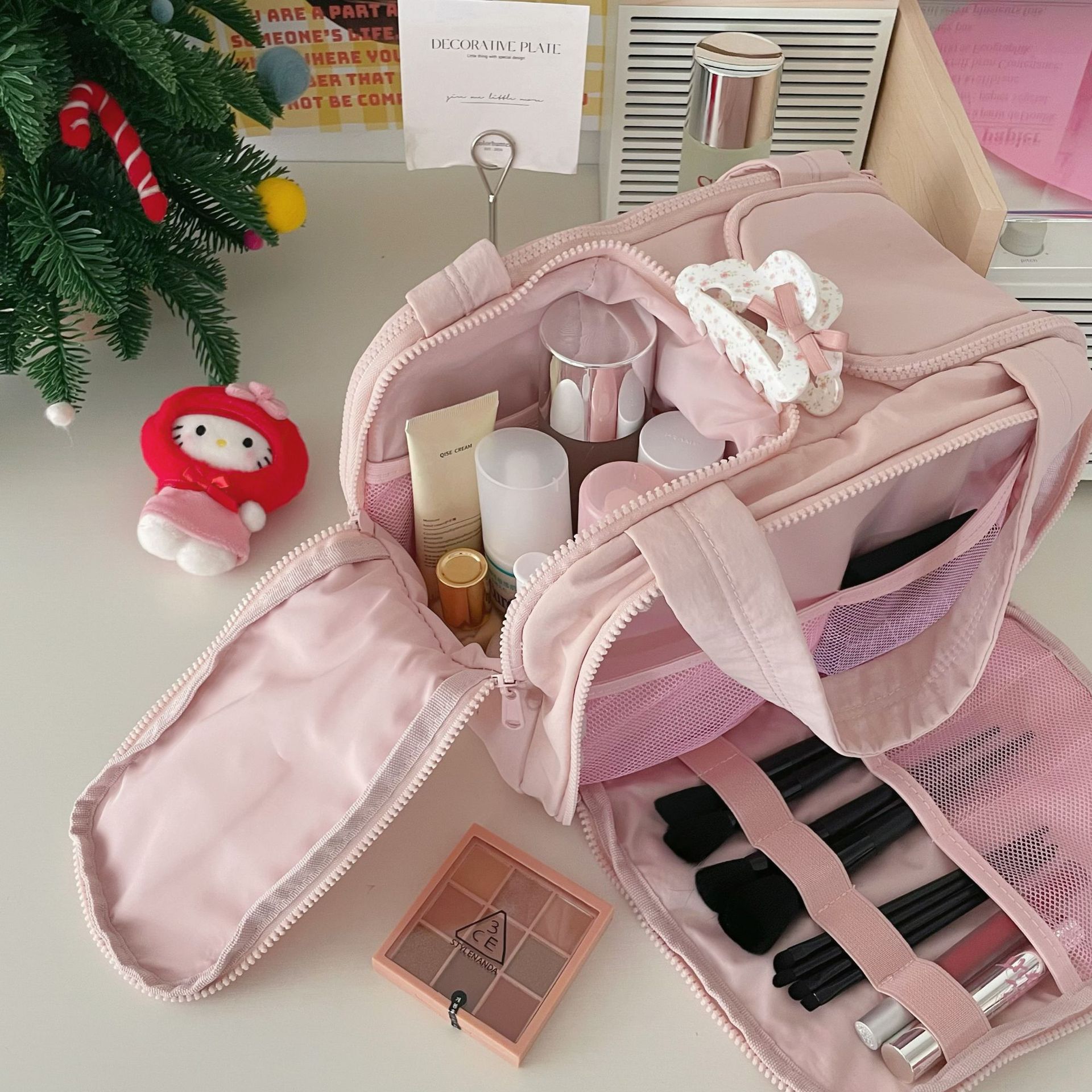 Double wide openings with large capacity! Fluffy makeup bag for Women 2024 New high-end travel portable toiletry and storage bag Specification drawing
