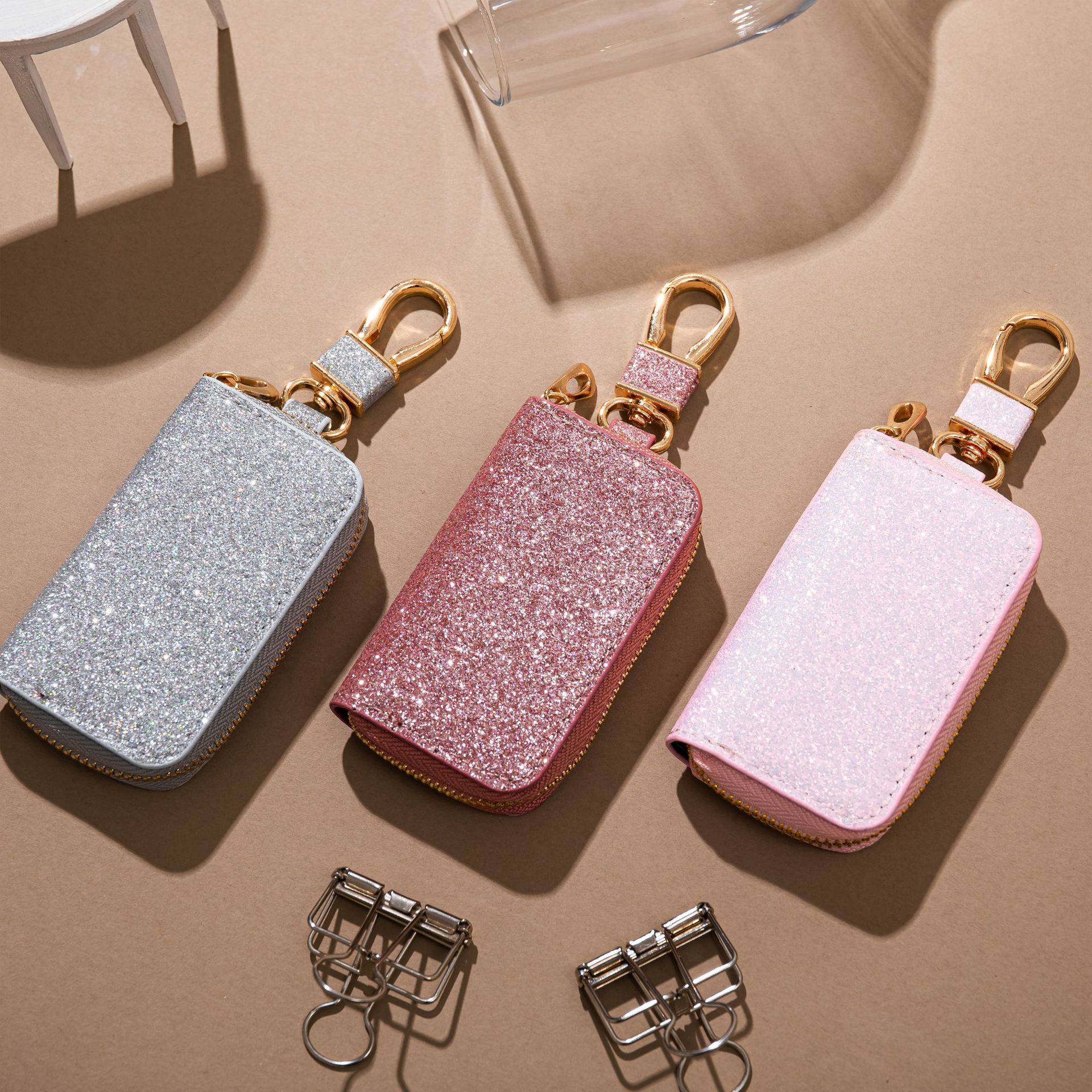 Cross-border car key case for both men and women, universal car key storage case, creative star shining leather pendant keychain details Picture