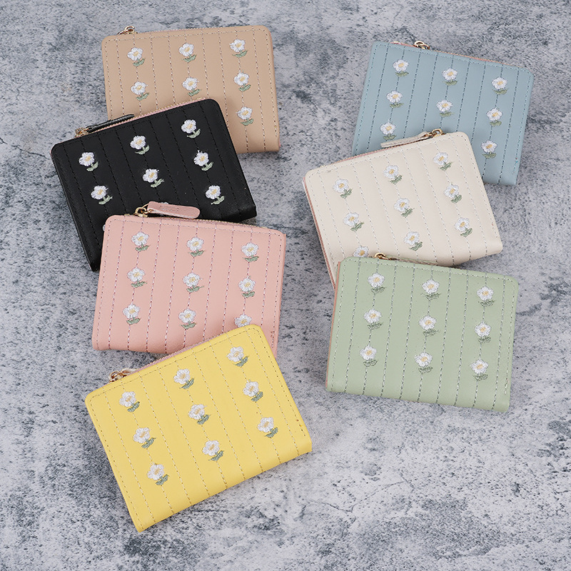 New fashionable Korean-style cute embroidered ladies' wallet wholesale, simple and short 20% off loose change card wallet Specification drawing
