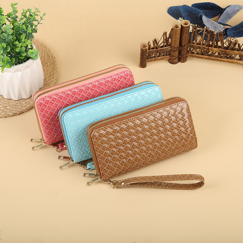 Wholesale of 2024 new style small card bag for women, simple woven pattern zipper, long women's wallet, wallet and clutch details Picture