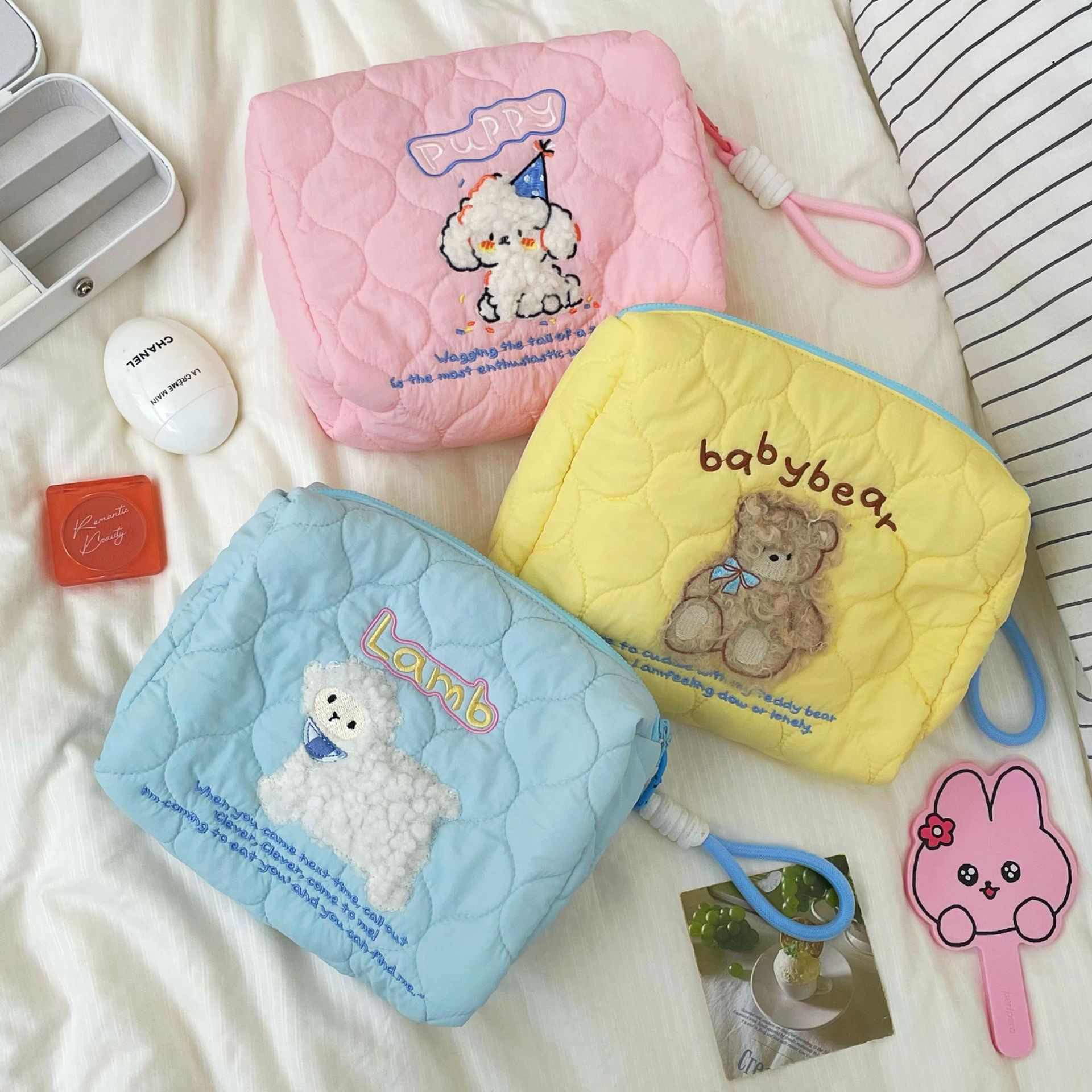 Cute embroidered clutch, portable makeup storage bag, ins style large-capacity travel storage bag full figure