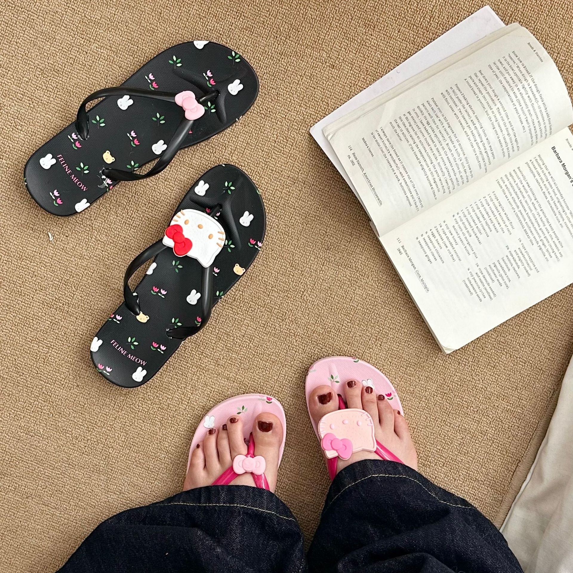 Bow cat-printed herringbone slippers for women, sweet summer style beach slippers, flip-flops, and flat shoes for outerwear Application Scenario
